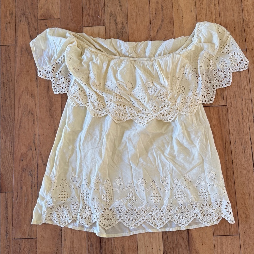 New York & Company soho | Off the shoulder | embroidered top |butter yellow | XL
